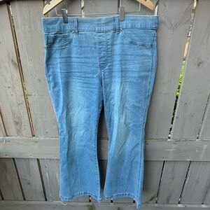 🎉LIKE NEW🎉 Gloria Vanderbilt Shape Effect High Rise Flare Jeans Sz 16PS